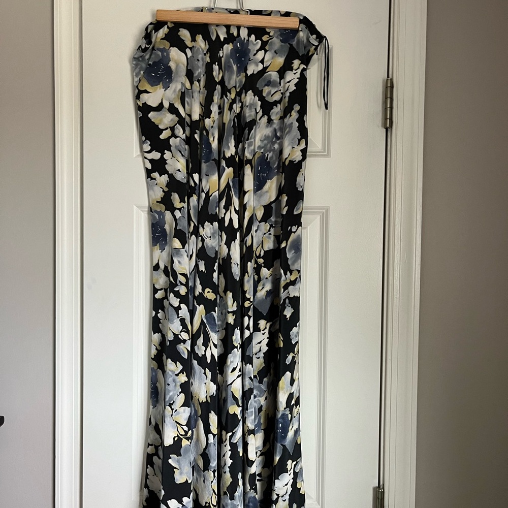 Size 12 Liz Claiborne SILK skirt